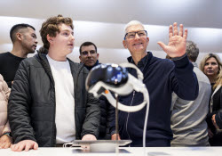 Release of Apple Vision Pro headset in New York