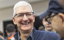 Release of Apple Vision Pro headset in New York