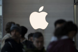 Apple Vision Pro launch in los Angeles