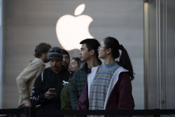 Apple Vision Pro launch in los Angeles