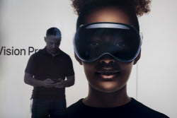 Apple Vision Pro launch in los Angeles