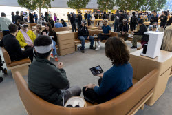 Apple Vision Pro launch in los Angeles
