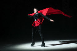 Carmen ice show premieres in Moscow