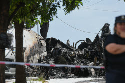A private plane crashes and catches fire on the outskirts of Buenos Aires