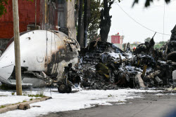 A private plane crashes and catches fire on the outskirts of Buenos Aires
