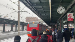 VIDEO: Train arrives in St Petersburg after collision in Murmansk Region