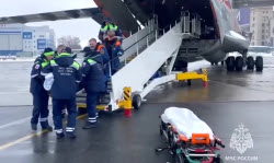 Доставка в Москву пострадавших в авиакатастрофе под Актау