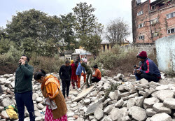 (+ВИДЕО) Минимум 53 человека погибли и 62 ранены в результате землетрясения на границе западного Китая и Непала