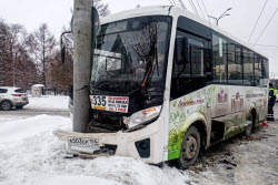 ДТП с автобусом в Омске
