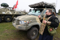 Передача военной техники военнослужащим отряда "Барс" на Запорожском направлении