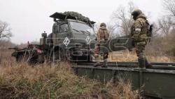ВИДЕО. Наведение мостового перехода военнослужащими группировки войск "Запад" в ЛНР