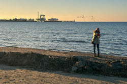 Городской пляж в Анапе после уборки нефтепродуктов