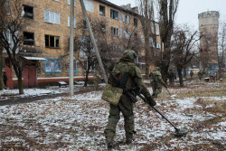 Работа военнослужащих инженерно-саперного батальона в ДНР