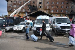 При пожаре на горнолыжном курорте Карталкая в Турции погибли не менее 76 человек