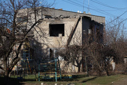 Последствия обстрелов Токмака 