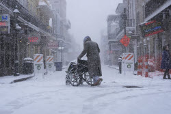 APTOPIX Winter Blasts Weather.