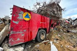 Уничтоженные автомобили экстренных служб в секторе Газа