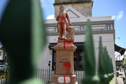 Statue of Captain James Cook vandalized