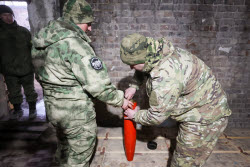 Стрельба агитационными снарядами в зоне СВО