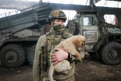 Стрельба агитационными снарядами в зоне СВО