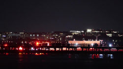 Rescue crews work in Potomac River after Washington plane crash