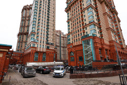 Explosion rocks Alyye Parusa residential complex in Moscow