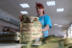 (+ВИДЕО) Производство бронежилетов в Татарстане