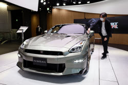 Японский концерн Nissan отказался от слияния с Honda Motor