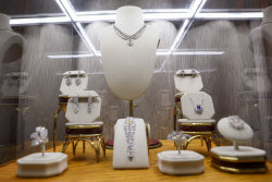 Коллекция инвестиционных бриллиантов Alrosa Diamond Exclusive в Екатеринбурге