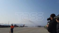ВИДЕО. Пассажирский самолет из Москвы в аэропорту Сухума 
СОДЕРЖИТ ДОПОЛНИТЕЛЬНЫЙ МАТЕРИАЛ
