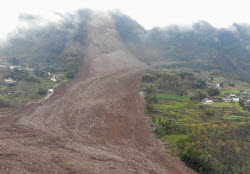China's Sichuan fatal landslide