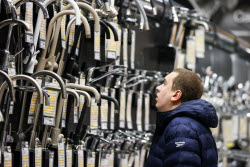 Работа магазина строительных материалов "Петрович" в Московской области