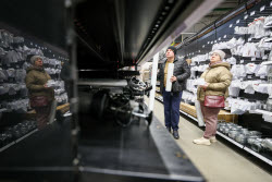 Работа магазина строительных материалов "Петрович" в Московской области