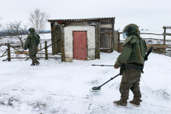 (+VIDEO) Sappers deployed in Kursk Region