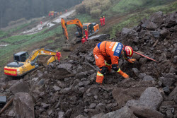 China's Sichuan fatal landslide