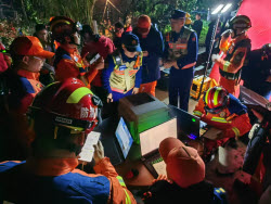 China's Sichuan fatal landslide