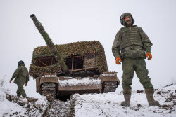 (+VIDEO) Russian tank crews undergo combat training in Lugansk People's Republic