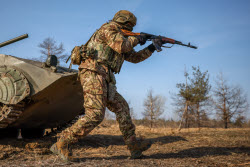 (+VIDEO) Russian assault teams undergo training in Lugansk People's Republic