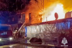 (+VIDEO) Fire hits resort hotel near Anapa, Russia's Krasnodar Region