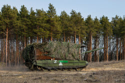 (+VIDEO) Tanks crews with Dnepr Group of Forces