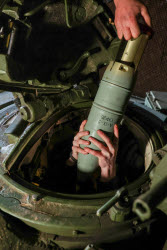 (+VIDEO) Tanks crews with Dnepr Group of Forces