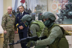 (+VIDEO) Yekaterinburg branch of Voin military training centre
