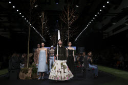 Ynes Suelves - Runway - Mercedes Benz Fashion Week Madrid FW 25/26