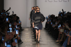 Milan, Milan Women's Fashion Week: Fall/Winter 2025/26 - ICEBERG Fashion Show - Catwalk