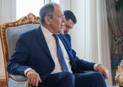 Russian Foreign Minister Lavrov visits Qatar