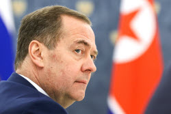 Russian Security Council deputy head Medvedev and Secretary of Central Committee of WPK Li Hi-yong meet