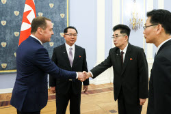 Russian Security Council deputy head Medvedev and Secretary of Central Committee of WPK Li Hi-yong meet