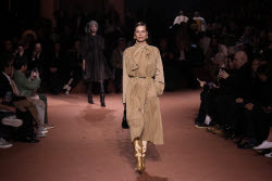 Italy Fashion Fendi F/W 25/26. Italy Fashion Fendi F/W 25/26