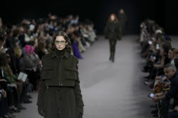 Показ коллекции Max Mara сезона осень-зима 2025/2026 на Неделе моды в Милане