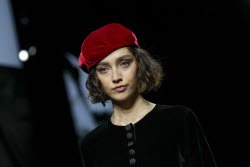Показ коллекции Emporio Armani сезона осень-зима 2025/2026 на Неделе моды в Милане